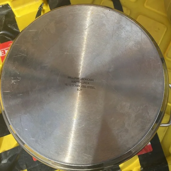 Williams Sonoma pot